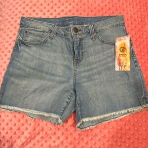 Denim fever jeanswear